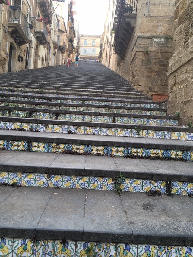 Atrio Earrings Bar Tile Italy Italian Caltagirone Sicily Stairs Chandelier Majolica Maiolica Pottery 142 Ceramic Steps Circle Bar